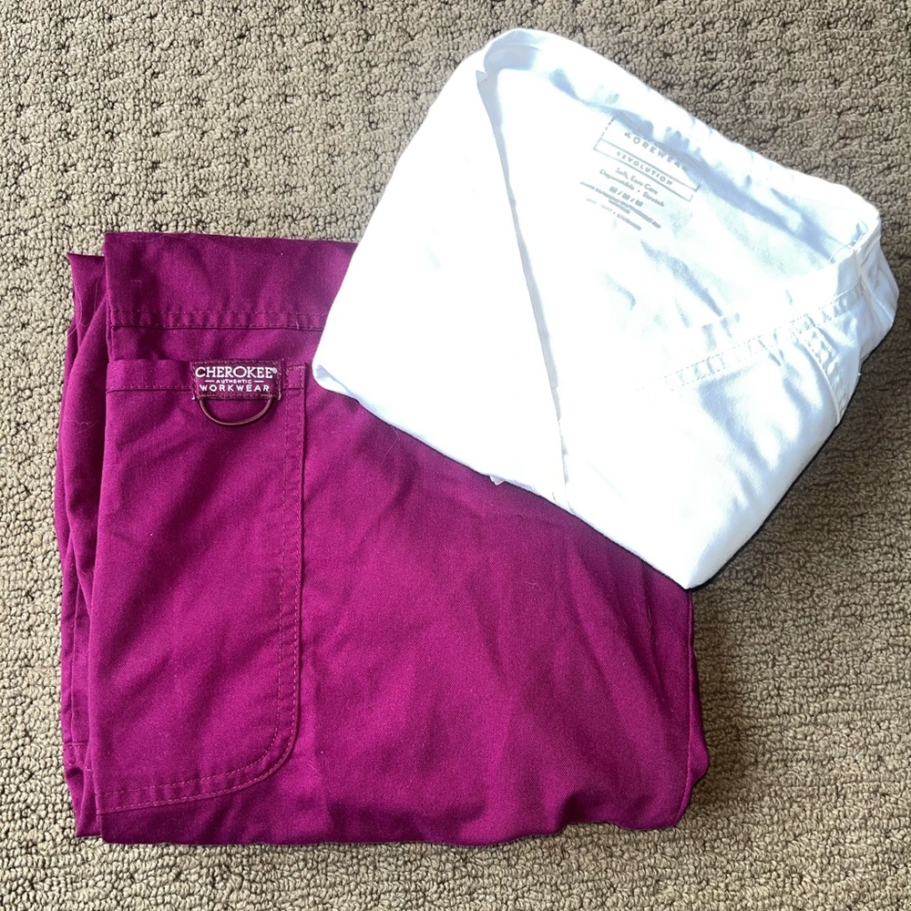 Cherokee Women’s Scrub Set, size m